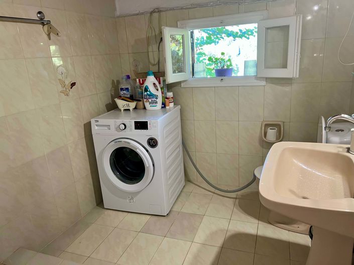 Image No.7-2 Bed House for sale