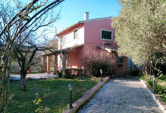 Image No.14-2 Bed House for sale