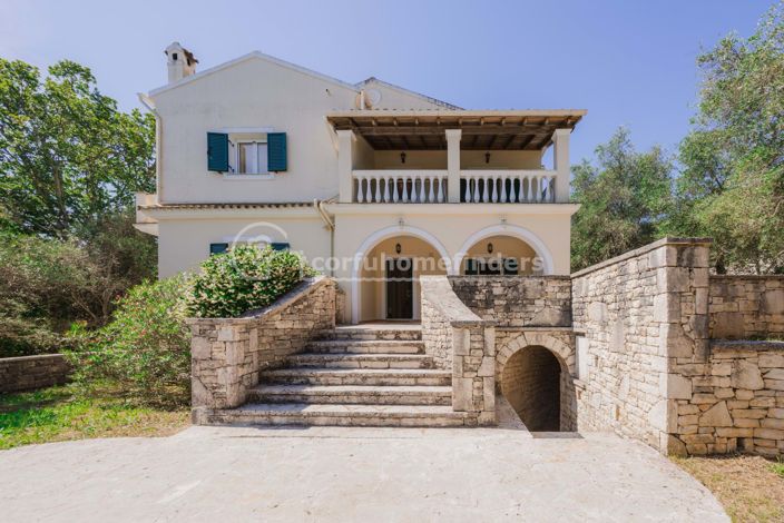 Image No.1-4 Bed House for sale