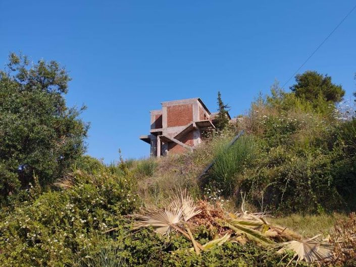 Image No.2-9 Bed House for sale