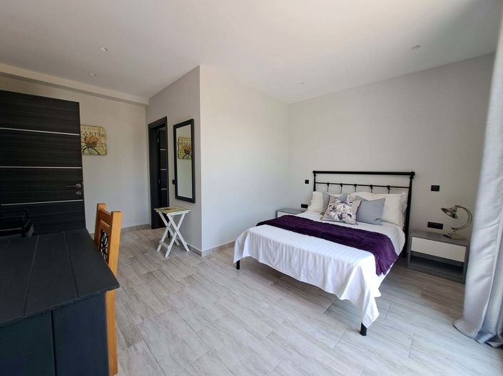 Image No.12-3 Bed House for sale