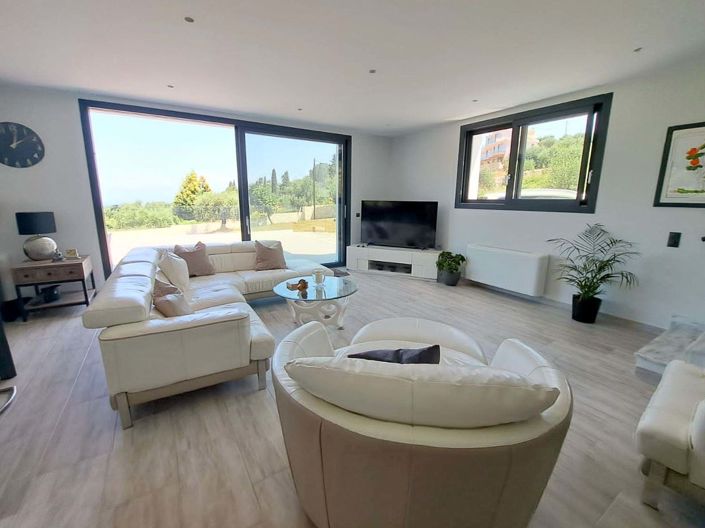 Image No.6-3 Bed House for sale