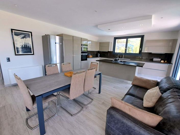 Image No.7-3 Bed House for sale