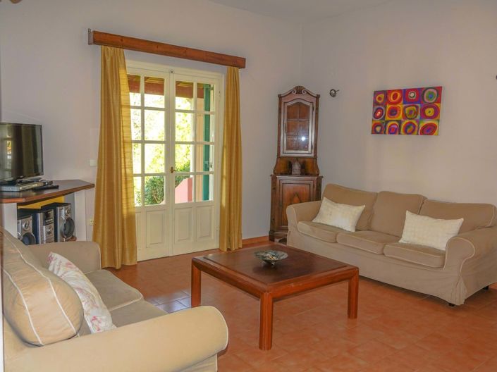 Image No.11-6 Bed House for sale