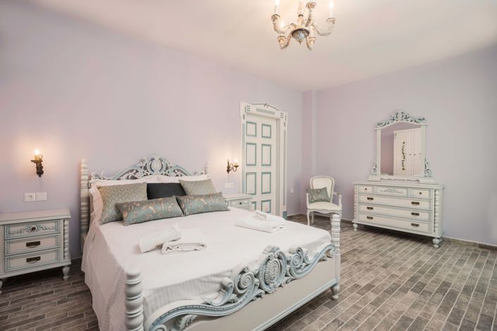 Image No.12-9 Bed House for sale