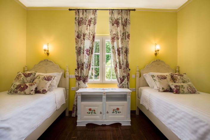 Image No.17-9 Bed House for sale