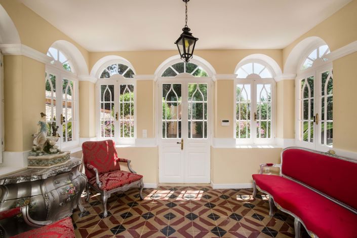 Image No.7-9 Bed House for sale