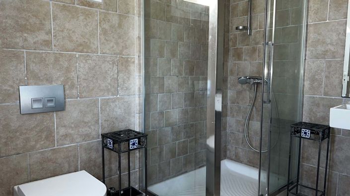 Image No.11-3 Bed House for sale