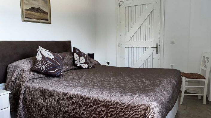 Image No.8-3 Bed House for sale