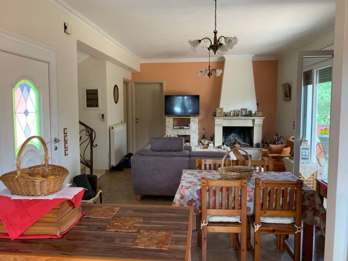 Image No.8-2 Bed House for sale