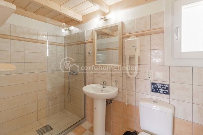 Image No.13-6 Bed House for sale