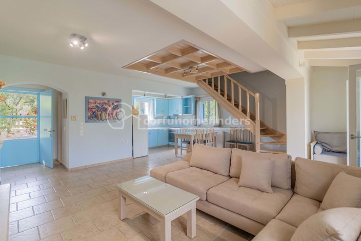 Image No.9-6 Bed House for sale