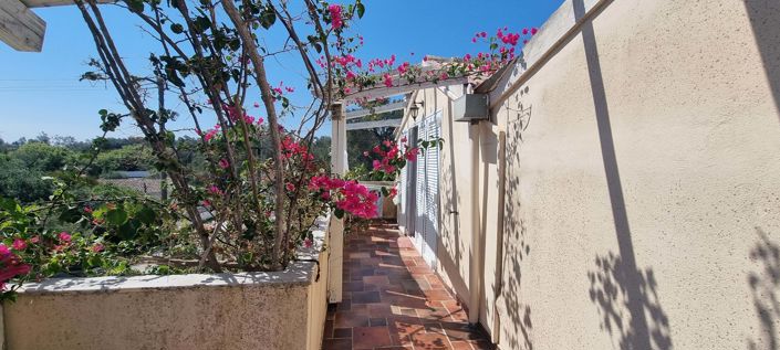 Image No.9-12 Bed Property for sale