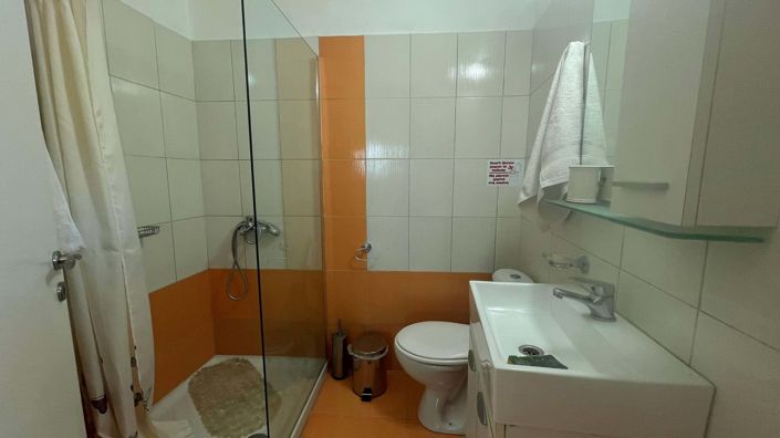 Image No.13-2 Bed House for sale