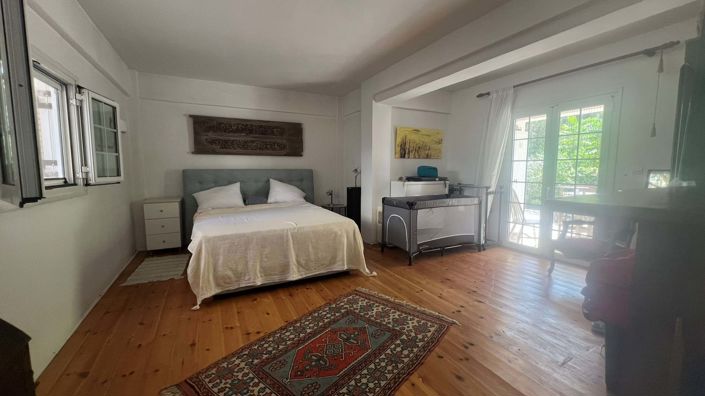 Image No.8-3 Bed House for sale