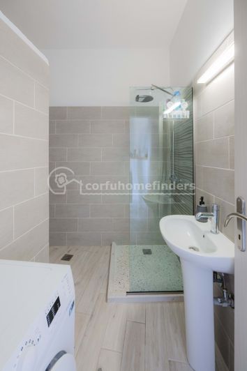 Image No.7-3 Bed House for sale