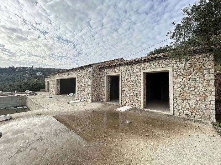 Image No.10-4 Bed House for sale