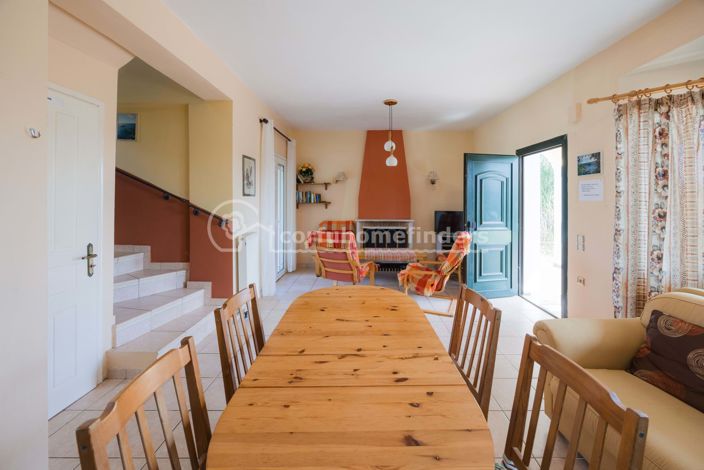 Image No.8-2 Bed House for sale