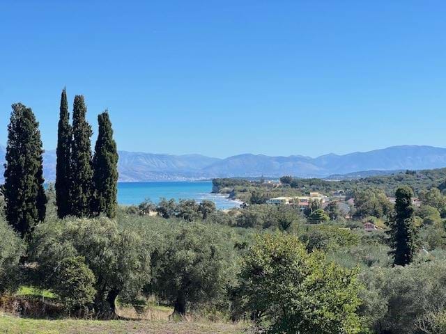 Image No.20-6 Bed Apartment for sale