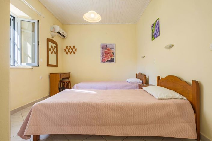 Image No.10-4 Bed House for sale