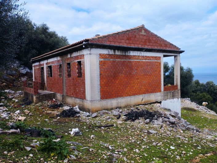 Image No.8-2 Bed House for sale