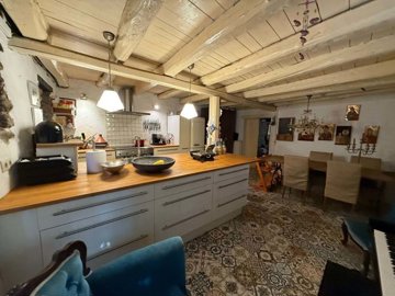 1a63dbd6-78a3-4da3-8e60-86706721204b