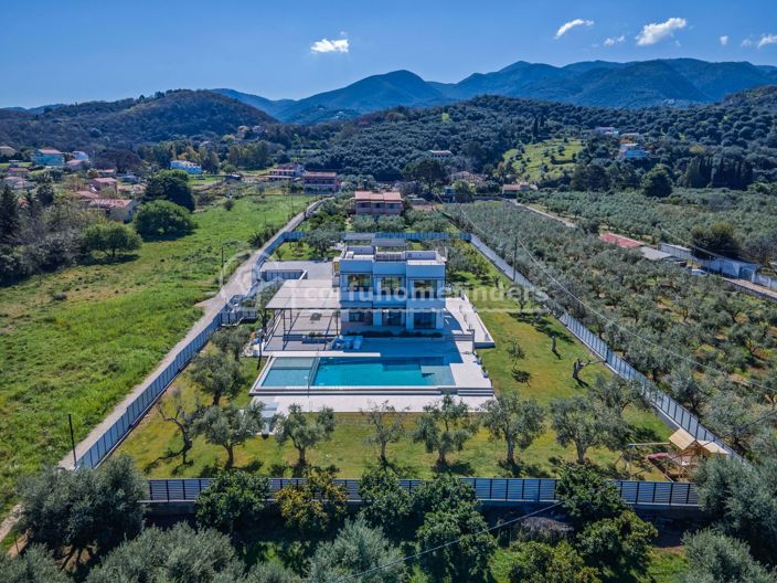 Image No.18-Maison de 4 chambres à vendre à Corfou