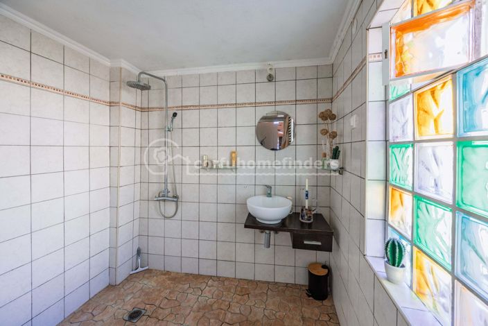 Image No.12-1 Bed House for sale