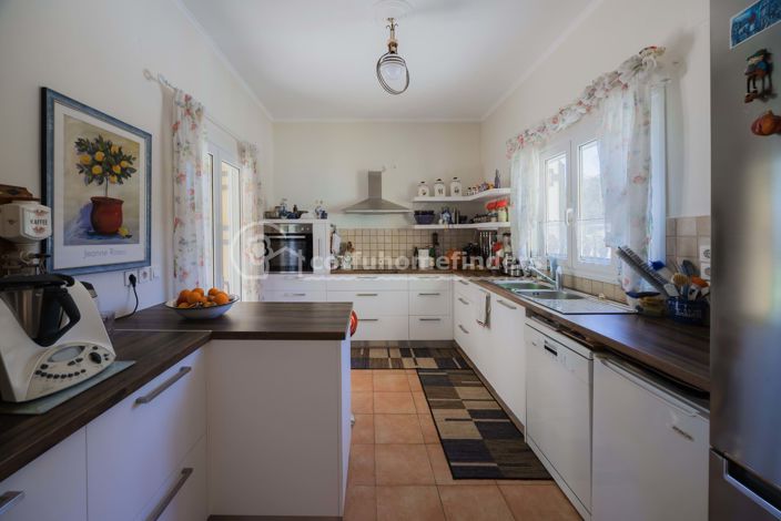 Image No.11-3 Bed House for sale