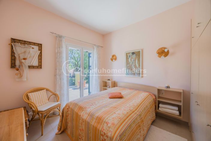 Image No.18-3 Bed House for sale