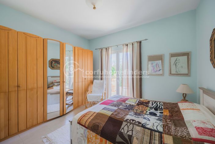 Image No.19-3 Bed House for sale