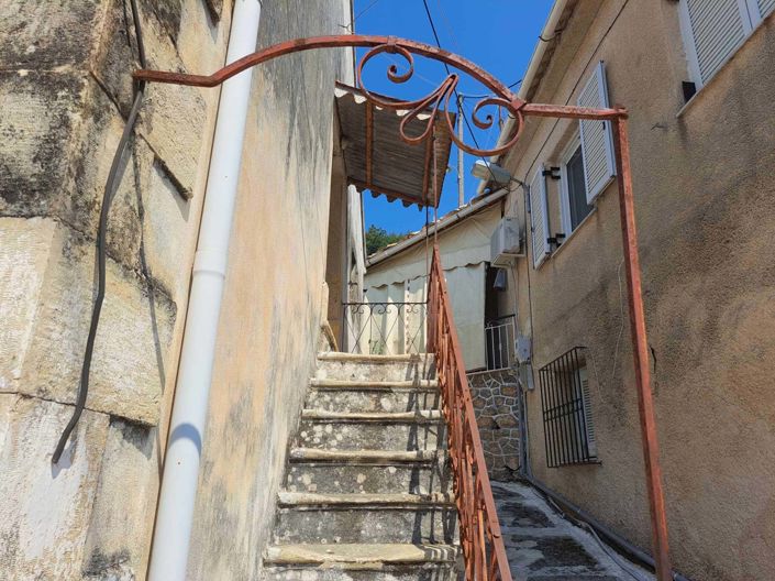 Image No.11-2 Bed Property for sale