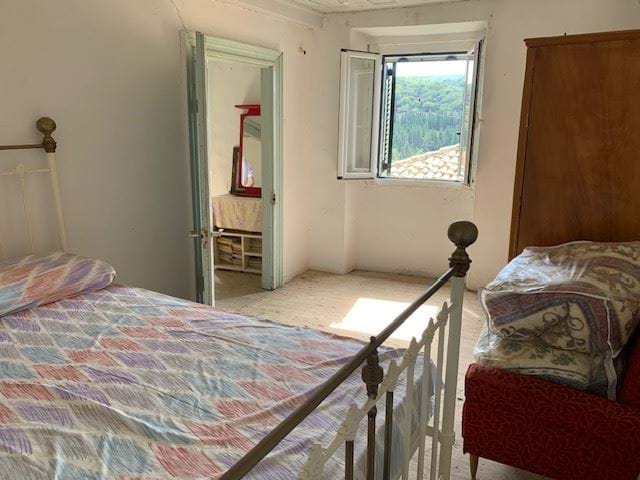 Image No.4-2 Bed Property for sale