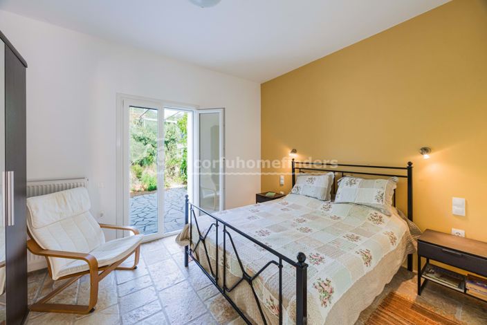 Image No.10-3 Bed House for sale