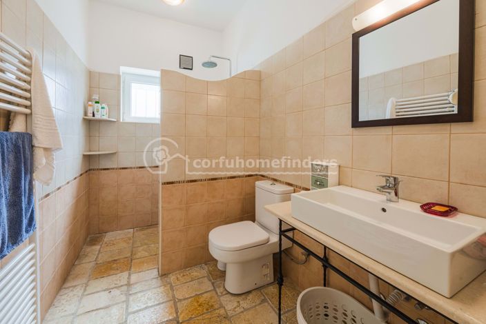 Image No.11-3 Bed House for sale