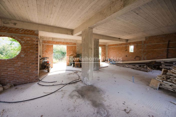 Image No.17-3 Bed House for sale