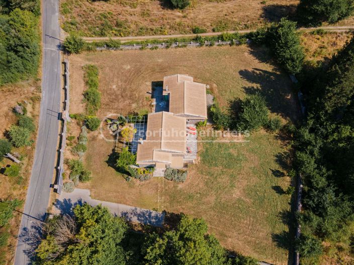 Image No.18-3 Bed House for sale