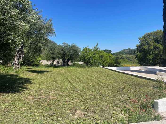 Image No.12-2 Bed House for sale