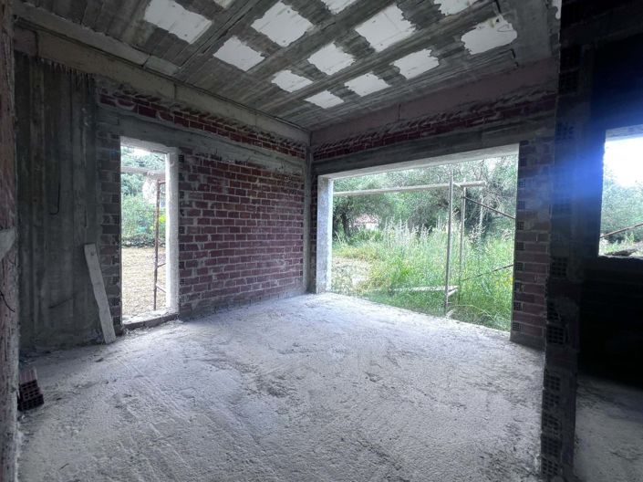 Image No.10-3 Bed House for sale