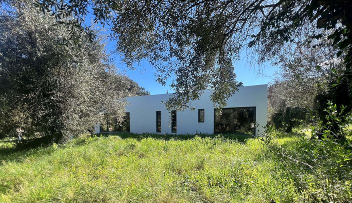 Image No.10-3 Bed House for sale