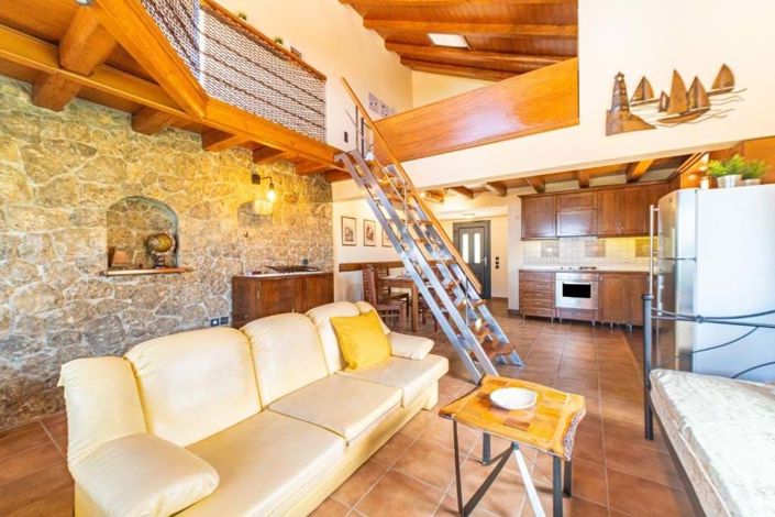 Image No.5-2 Bed House for sale