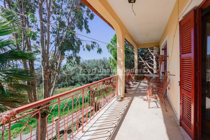 Image No.11-4 Bed House for sale