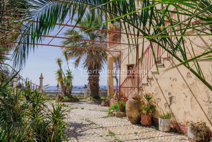 Image No.5-4 Bed House for sale