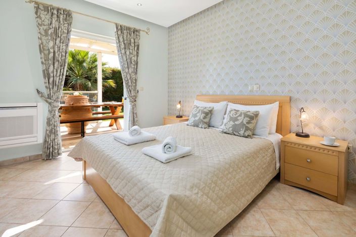 Image No.13-6 Bed House for sale