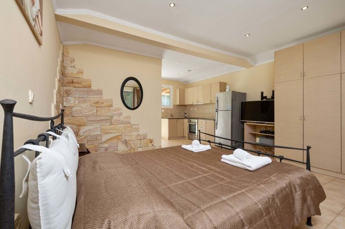 Image No.21-6 Bed House for sale