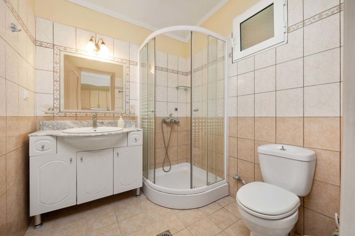 Image No.22-6 Bed House for sale