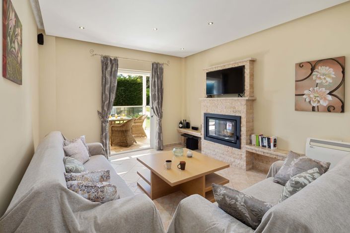 Image No.3-6 Bed House for sale