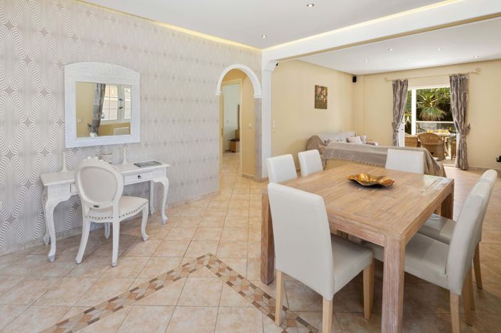 Image No.7-6 Bed House for sale