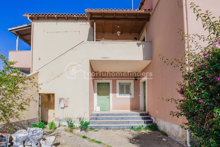 Image No.2-4 Bed House for sale