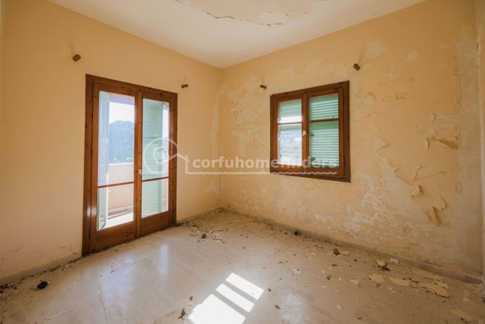 Image No.8-4 Bed House for sale